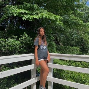 Meet your Posher, Maya